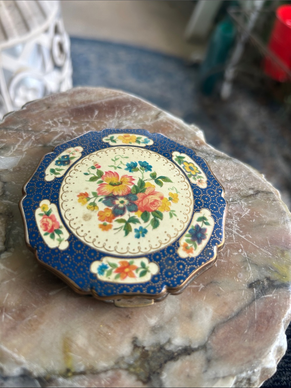 Vintage STRATTON Blue Floral Powder Compact